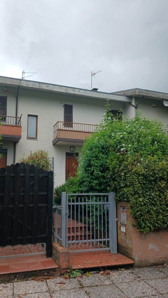 casa indipendente in vendita a Tresana
