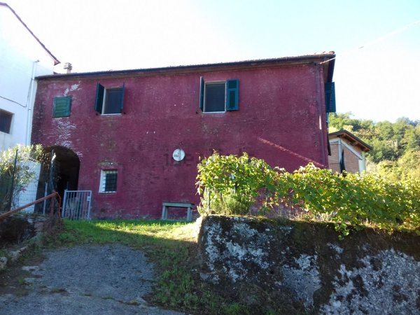 casa indipendente in vendita a Tresana