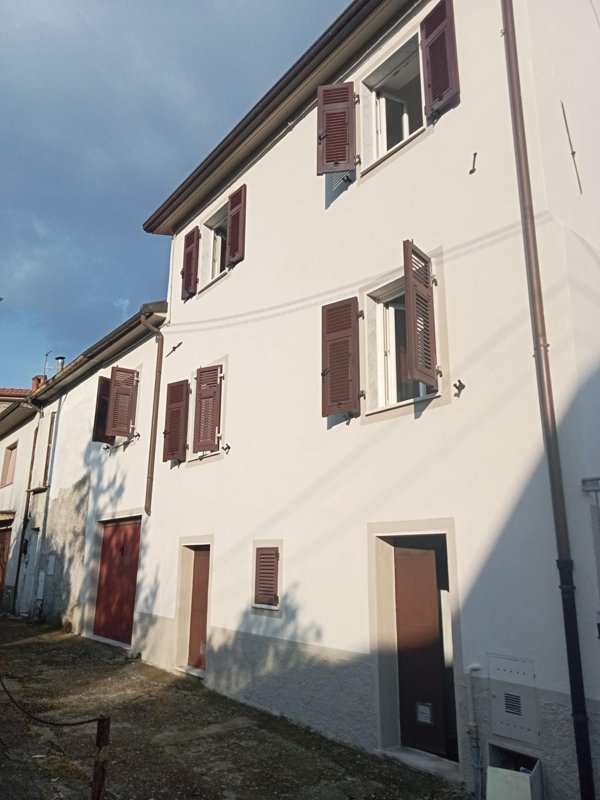 casa indipendente in vendita a Tresana