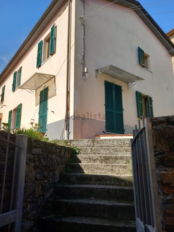 casa indipendente in vendita a Tresana