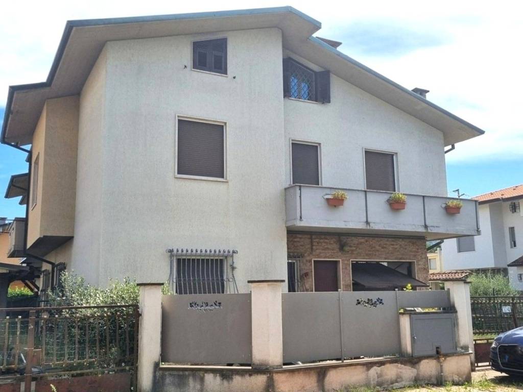 casa indipendente in vendita a Tresana