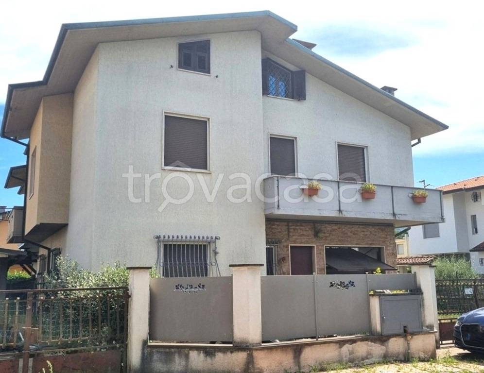 casa indipendente in vendita a Tresana