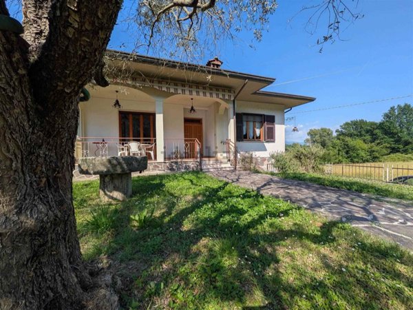 casa indipendente in vendita a Tresana