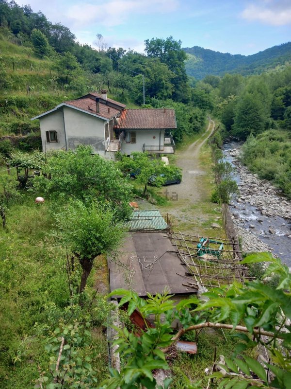 casa indipendente in vendita a Tresana