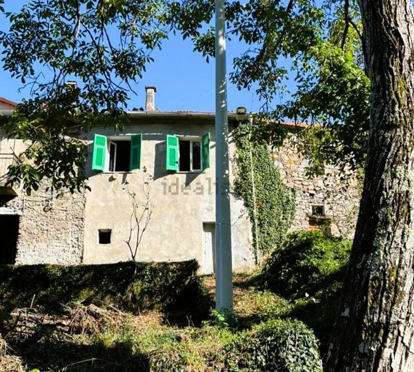 casa indipendente in vendita a Tresana