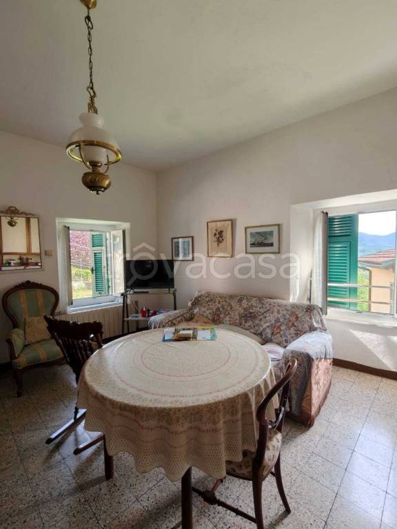 casa indipendente in vendita a Tresana