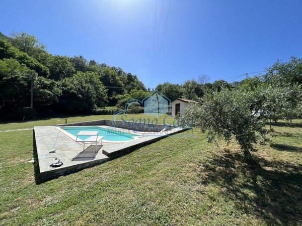 casa indipendente in vendita a Tresana