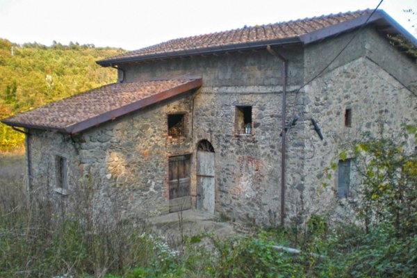 casa indipendente in vendita a Tresana