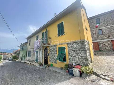 casa indipendente in vendita a Tresana