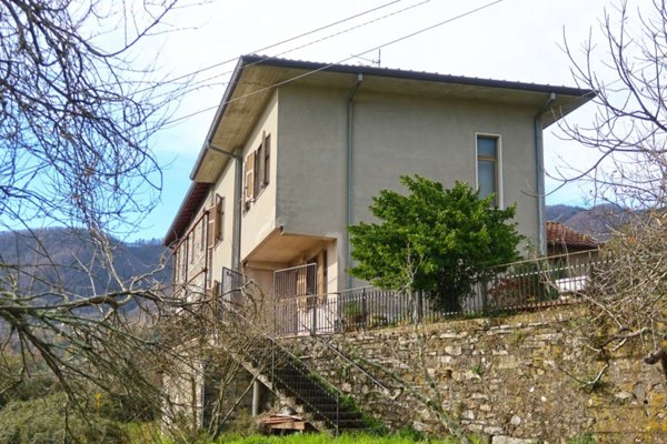 casa indipendente in vendita a Tresana