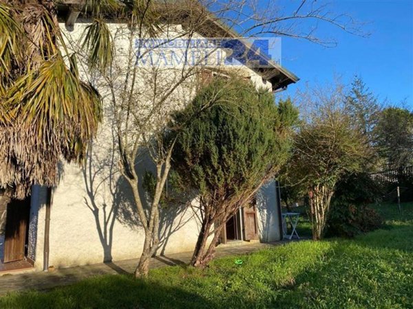 casa indipendente in vendita a Villafranca in Lunigiana in zona Fornoli