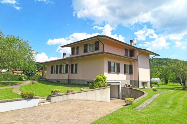 casa indipendente in vendita a Villafranca in Lunigiana