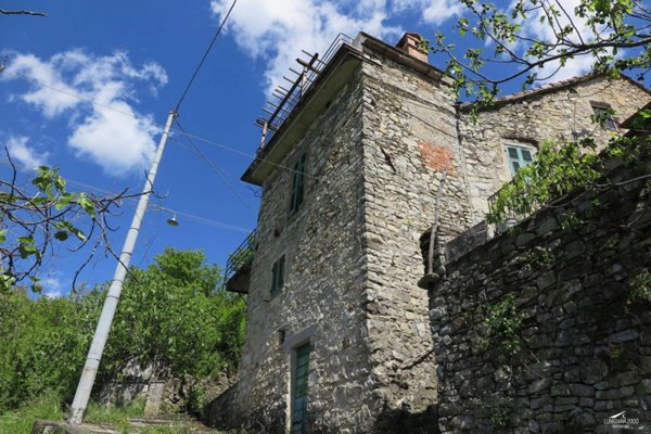 casa indipendente in vendita a Villafranca in Lunigiana