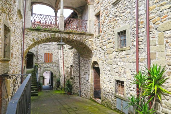 casa indipendente in vendita a Villafranca in Lunigiana