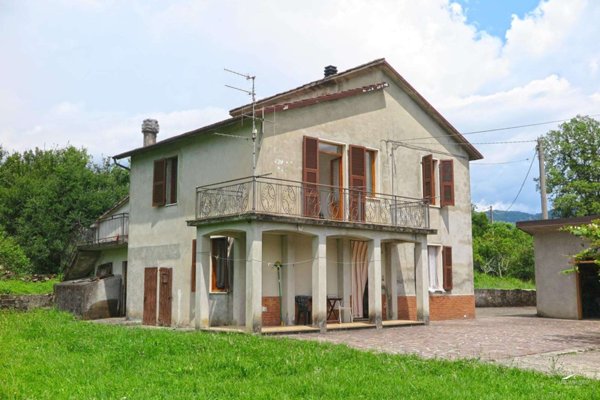 casa indipendente in vendita a Villafranca in Lunigiana