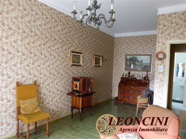 locale commerciale in vendita a Villafranca in Lunigiana