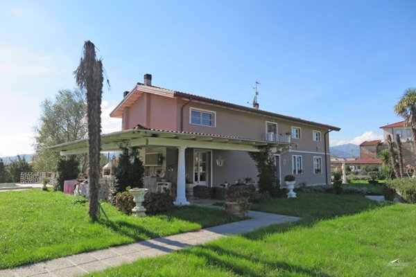 casa indipendente in vendita a Villafranca in Lunigiana