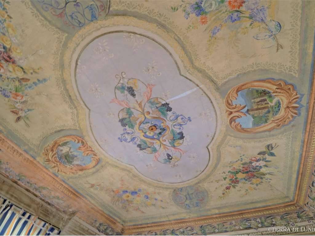 intera palazzina in vendita a Villafranca in Lunigiana in zona Filetto