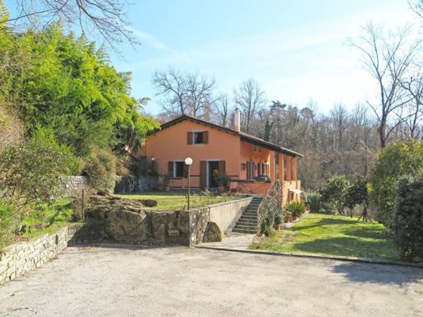 casa indipendente in vendita a Villafranca in Lunigiana