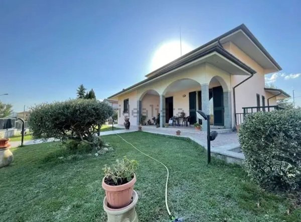casa indipendente a Villafranca in Lunigiana in zona Malgrate Lunigiana