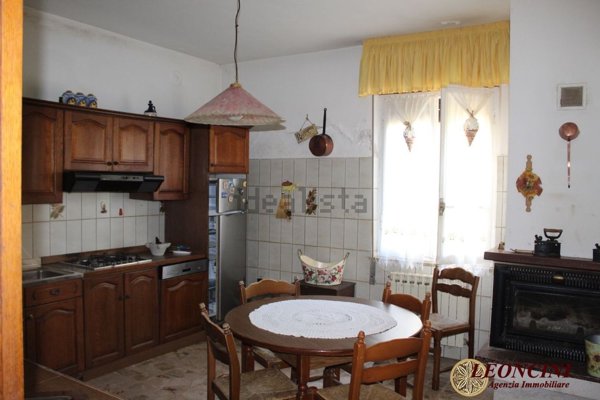 casa indipendente in vendita a Villafranca in Lunigiana