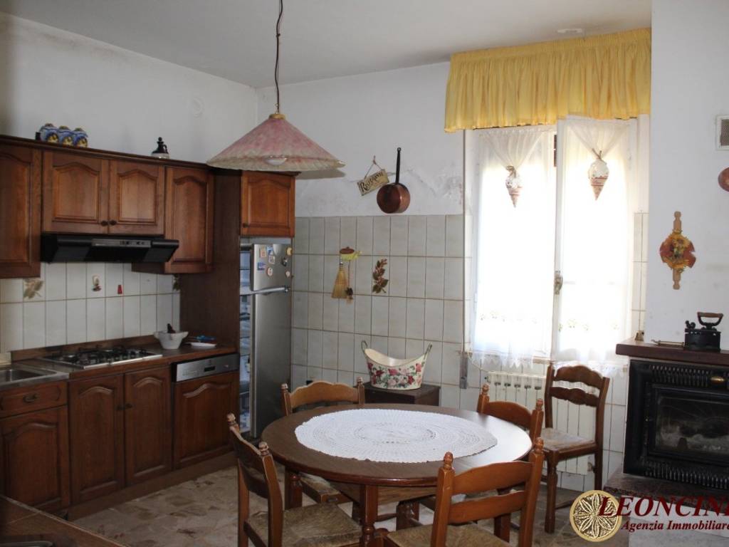 casa indipendente in vendita a Villafranca in Lunigiana