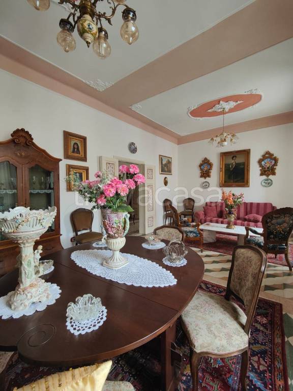 casa indipendente in vendita a Villafranca in Lunigiana