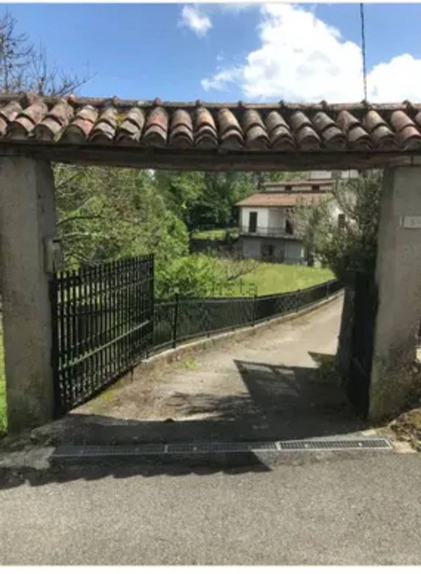 casa indipendente in vendita a Villafranca in Lunigiana in zona Fornoli