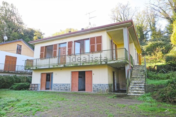 casa indipendente in vendita a Villafranca in Lunigiana