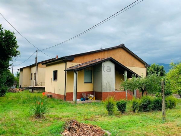 casa indipendente in vendita a Villafranca in Lunigiana