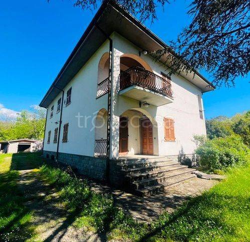 casa indipendente in vendita a Villafranca in Lunigiana