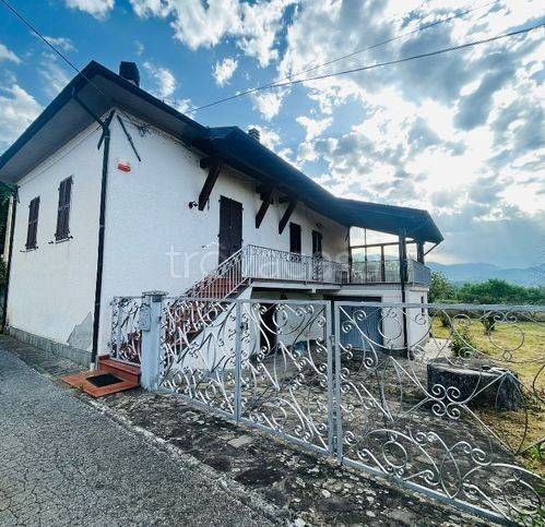 casa indipendente in vendita a Villafranca in Lunigiana