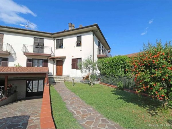 casa indipendente in vendita a Villafranca in Lunigiana