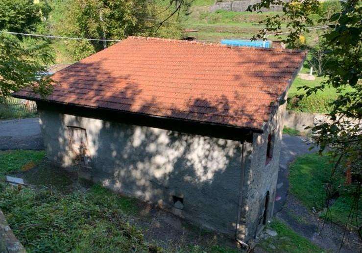 casa indipendente in vendita a Villafranca in Lunigiana in zona Fornoli