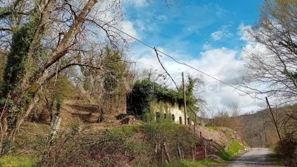 casa indipendente in vendita a Villafranca in Lunigiana