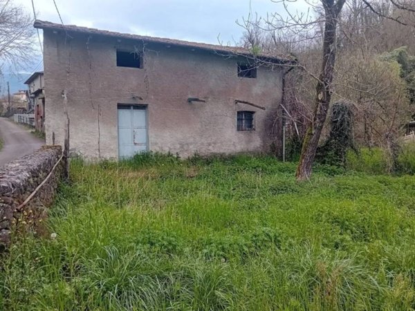 casa indipendente in vendita a Villafranca in Lunigiana