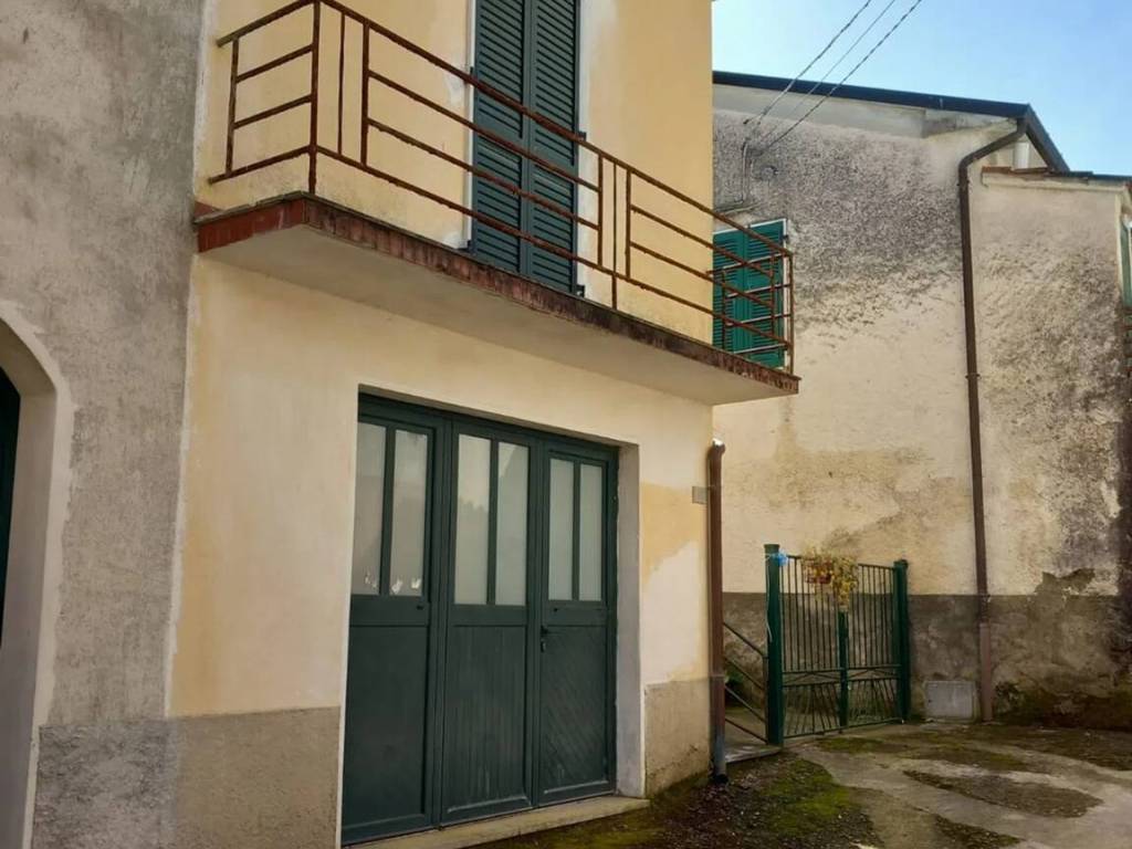 casa indipendente in vendita a Villafranca in Lunigiana in zona Merizzo