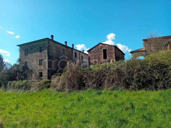 casa indipendente in vendita a Villafranca in Lunigiana