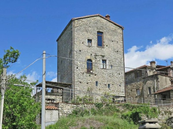 casa indipendente in vendita a Villafranca in Lunigiana