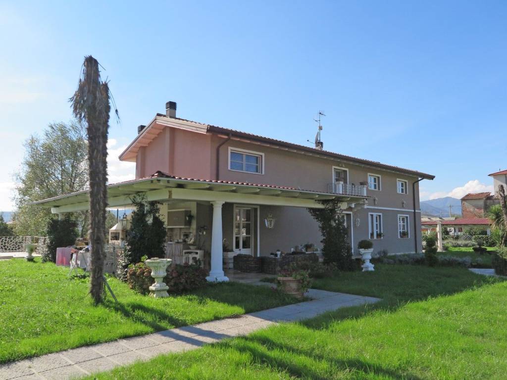villa in vendita a Villafranca in Lunigiana