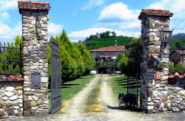 casa indipendente in vendita a Villafranca in Lunigiana