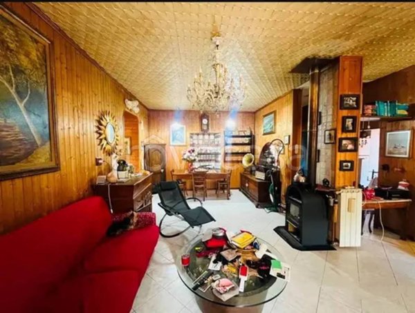 casa indipendente a Villafranca in Lunigiana in zona Villafranca Centro