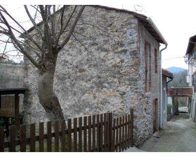casa indipendente in vendita a Villafranca in Lunigiana in zona Fornoli