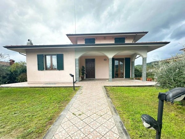casa indipendente in vendita a Villafranca in Lunigiana in zona Mocrone