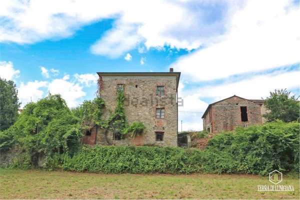 casa indipendente in vendita a Villafranca in Lunigiana in zona Virgoletta