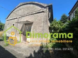 locale commerciale in vendita a Villafranca in Lunigiana