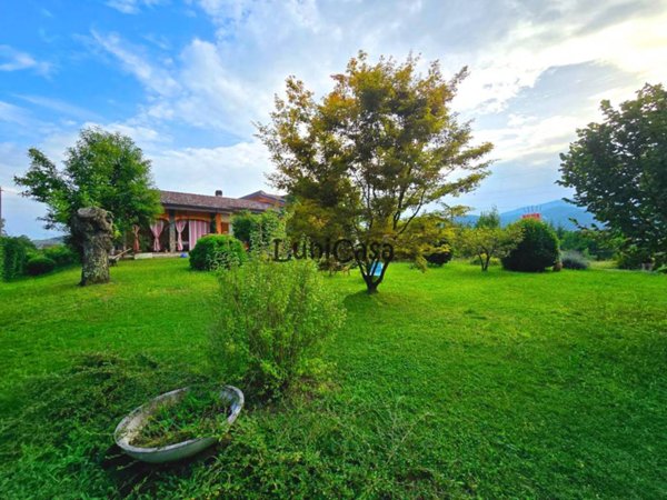 casa indipendente in vendita a Villafranca in Lunigiana