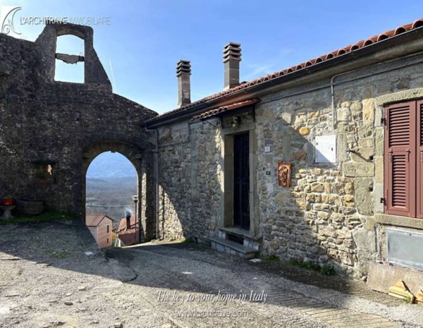 casa indipendente in vendita a Villafranca in Lunigiana