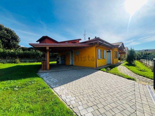 casa indipendente in vendita a Villafranca in Lunigiana