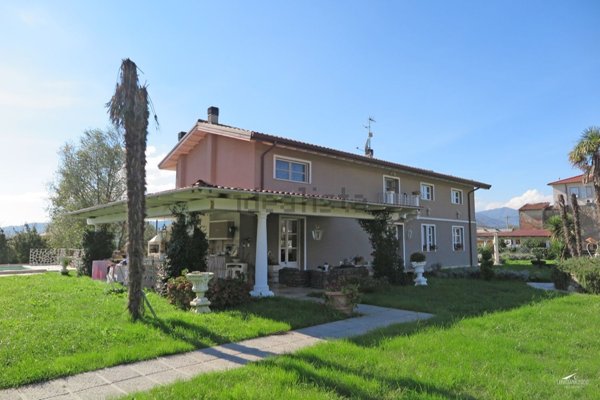 villa in vendita a Villafranca in Lunigiana